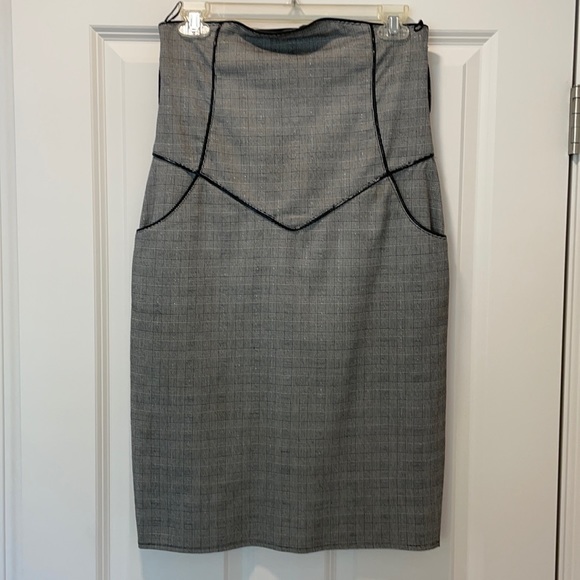 Skirt - Picture 1 of 8